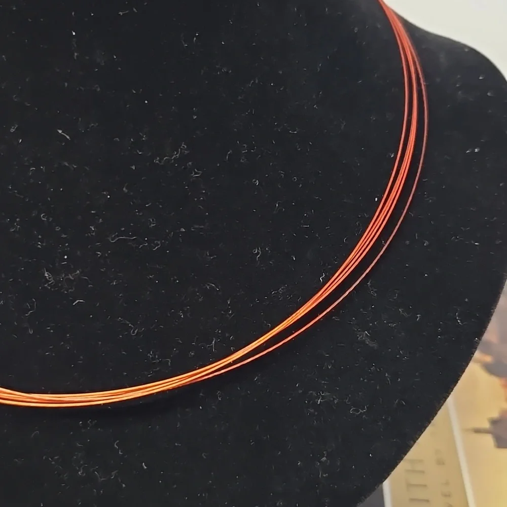 Red Steel Neck Wire Necklace - Picture 2 of 4